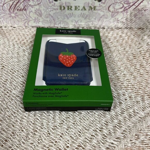 kate spade x Target Navy Strawberry Dotted Magnetic Cell Wallet MagSafe - Picture 12 of 14
